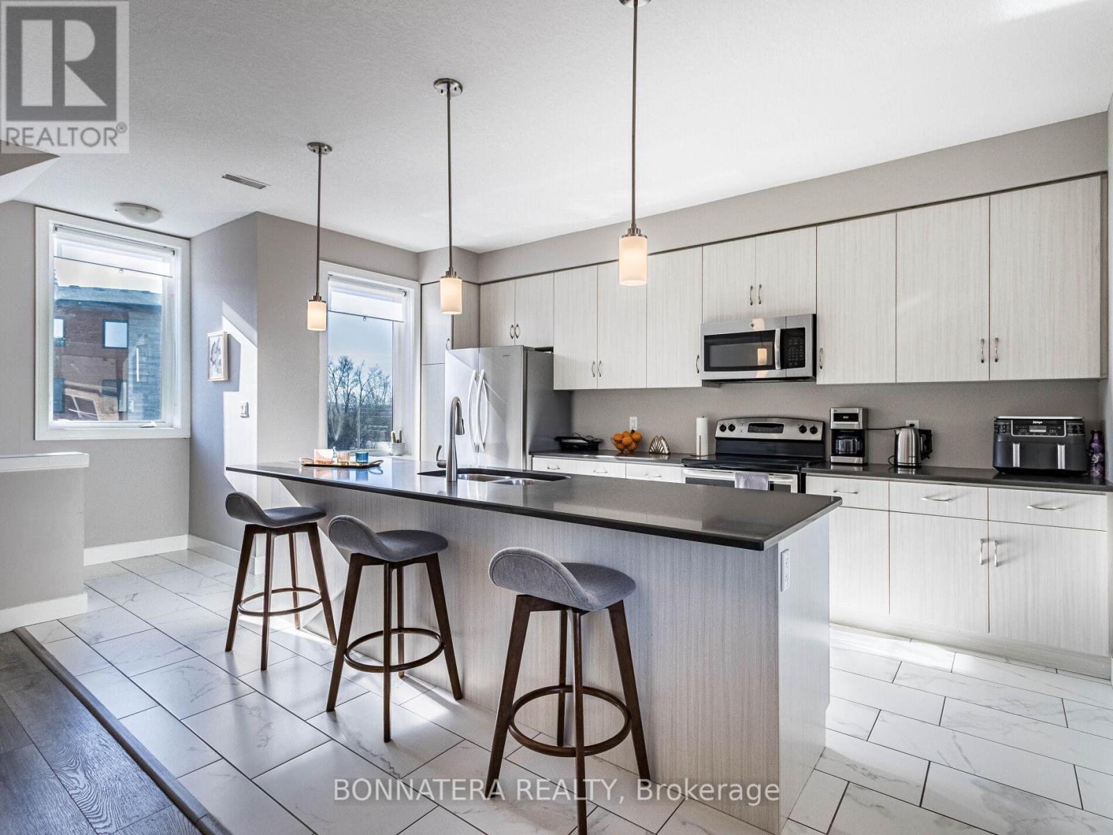 7 - 32 Arkell Road, Guelph, Ontario  N1G 5E7 - Photo 7 - X12226048