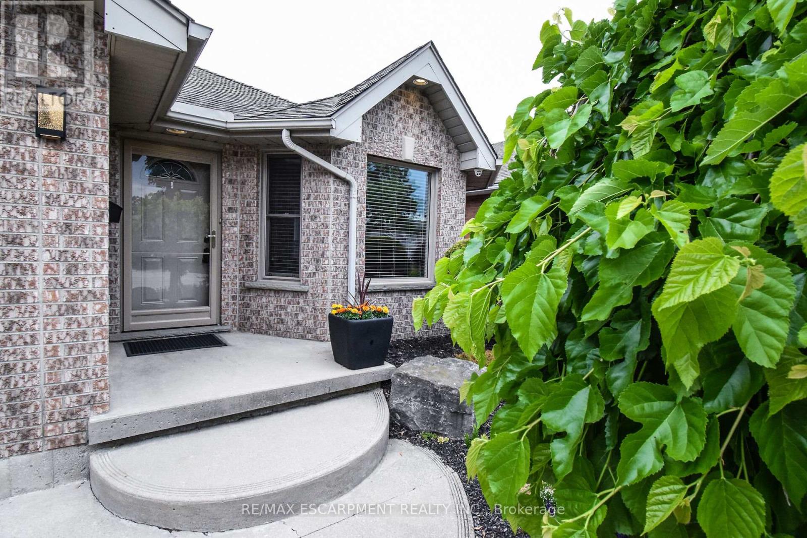 Property at 67 LAWNHURST DRIVE image 4