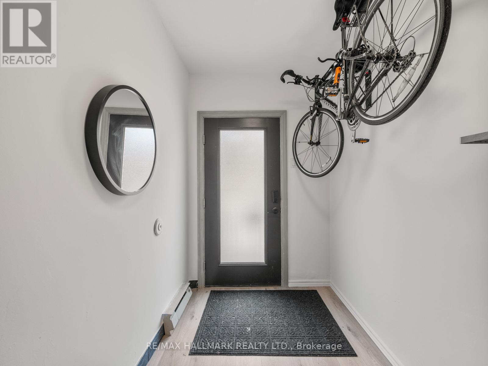 Property at 137 GERRARD STREET E image 3
