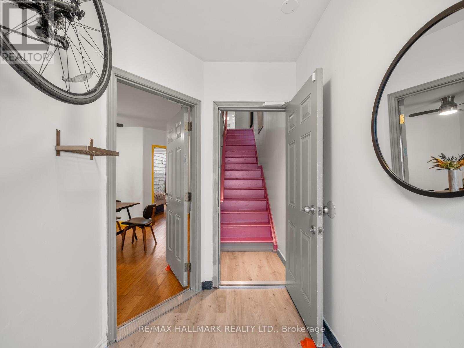Property at 137 GERRARD STREET E image 4