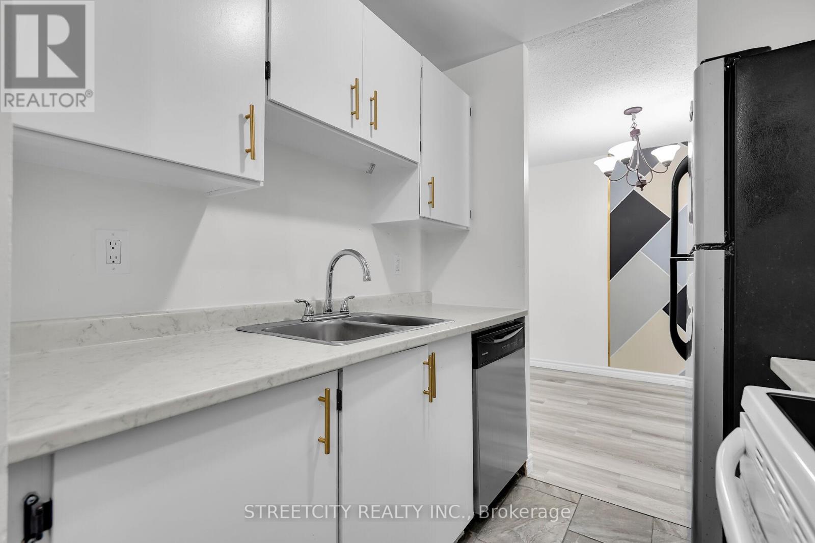 Property at 206 - 1590 ERNEST AVENUE image 5