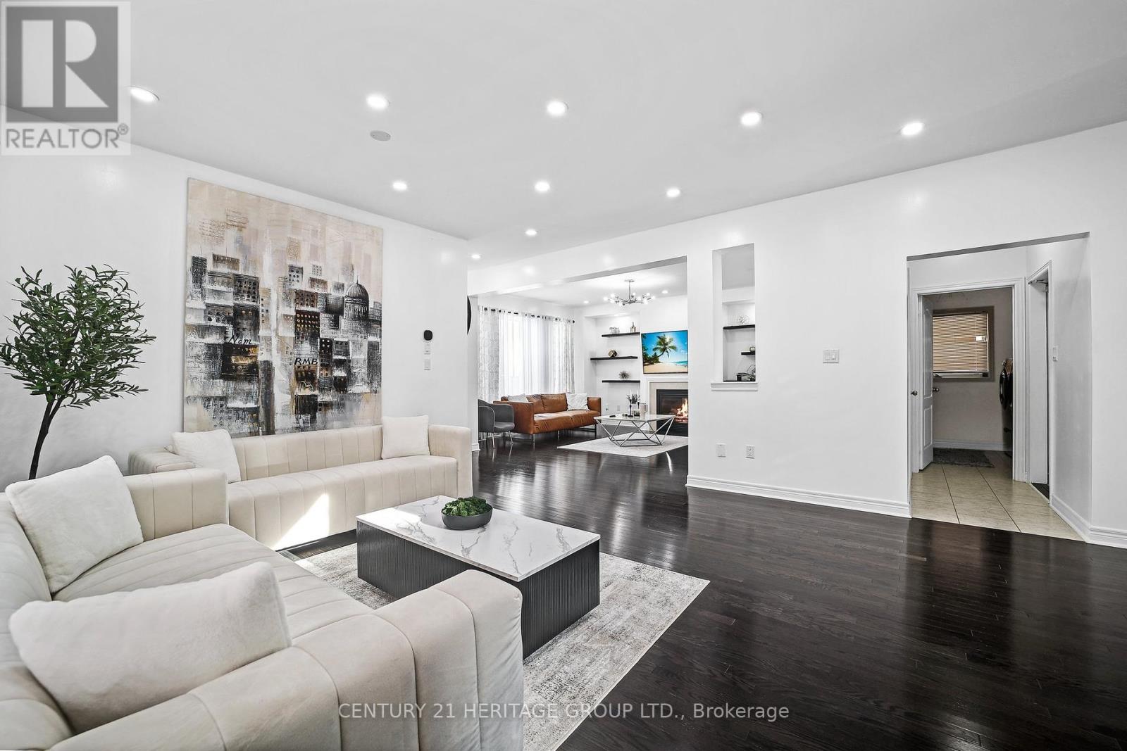 Property at 32 AMBERWING LANDING image 5