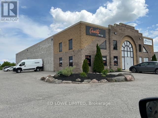 21 Hooper Road, Barrie (0 East), Ontario  L4N 9S3 - Photo 4 - S12226222