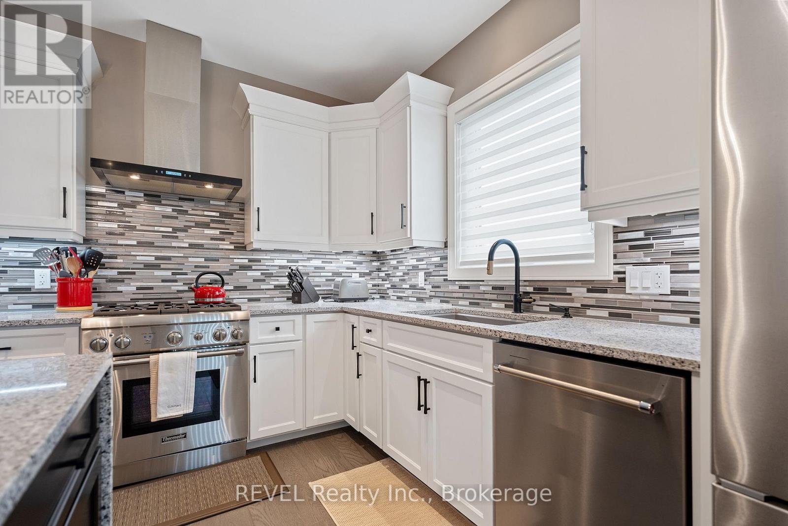 120 Carrick Trail, Welland, Ontario  L3B 0E8 - Photo 11 - X12226419