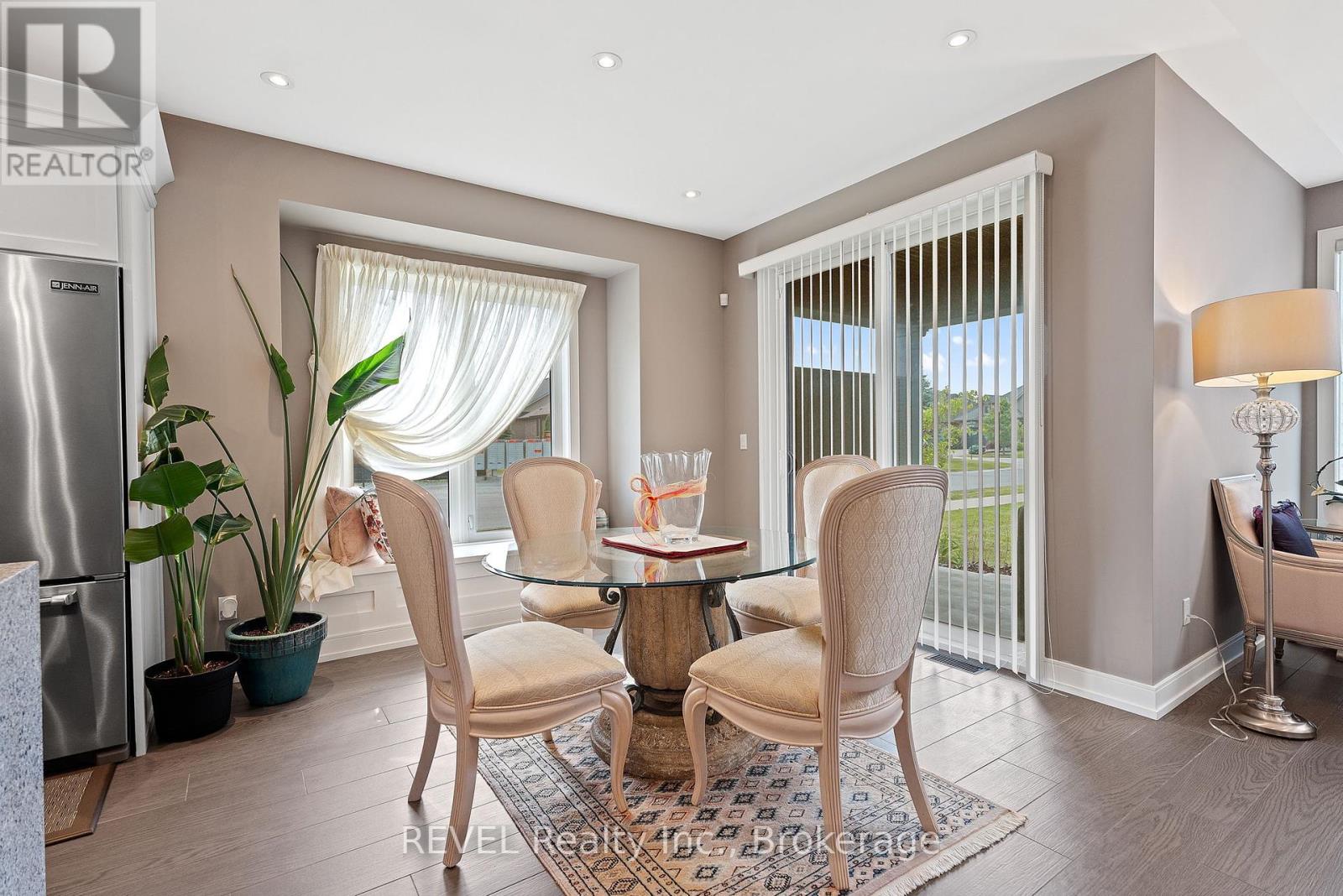 120 Carrick Trail, Welland, Ontario  L3B 0E8 - Photo 12 - X12226419