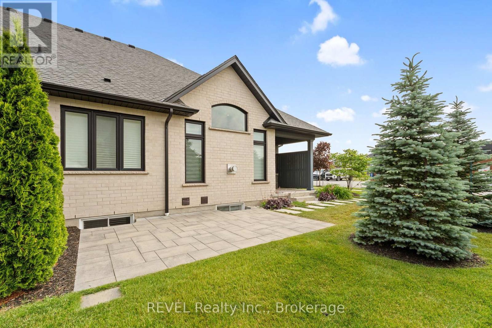 120 Carrick Trail, Welland, Ontario  L3B 0E8 - Photo 35 - X12226419