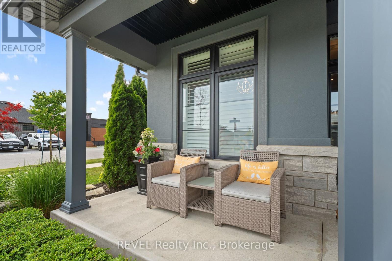 120 Carrick Trail, Welland, Ontario  L3B 0E8 - Photo 4 - X12226419