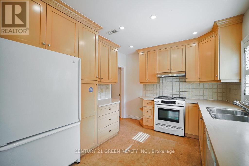 292 Horsham Avenue, Toronto (Willowdale West), Ontario  M2R 1G4 - Photo 10 - C12186715