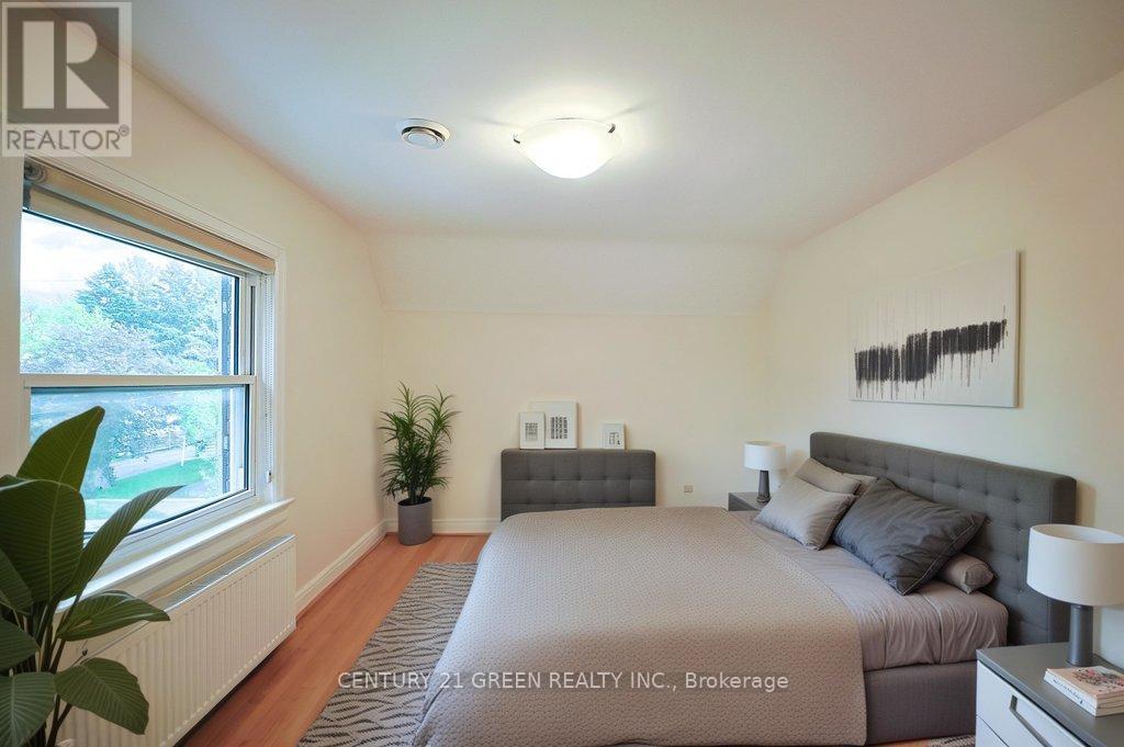 292 Horsham Avenue, Toronto (Willowdale West), Ontario  M2R 1G4 - Photo 7 - C12186715