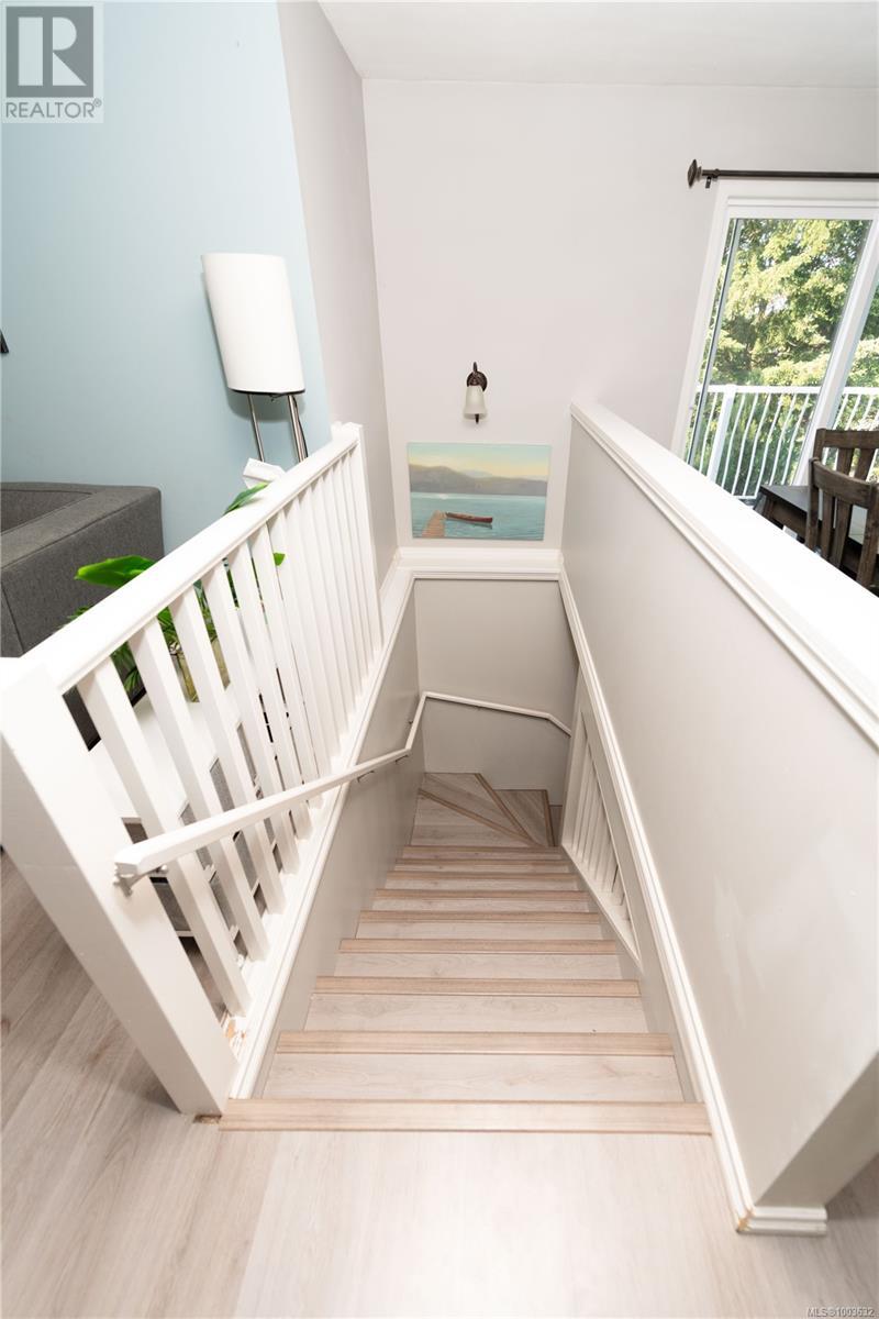 Property at 791 Cecil Blogg Dr image 2