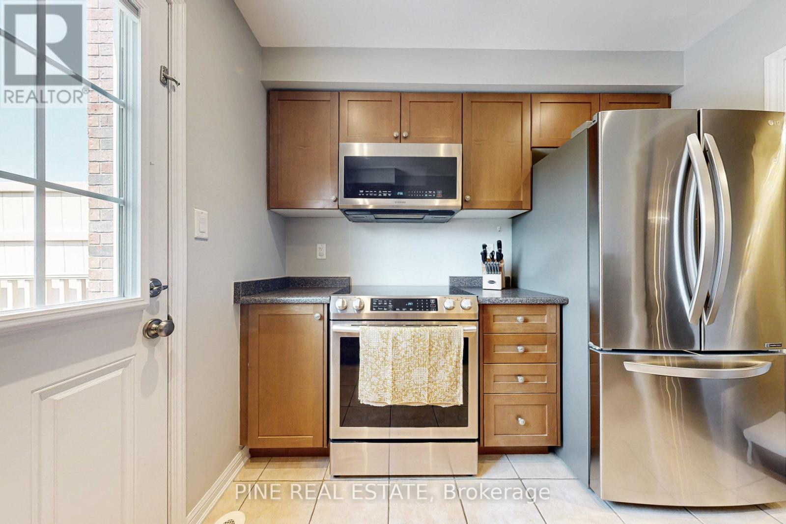 649 Speyer Circle, Milton, Ontario  L9T 0Y5 - Photo 12 - W12226144