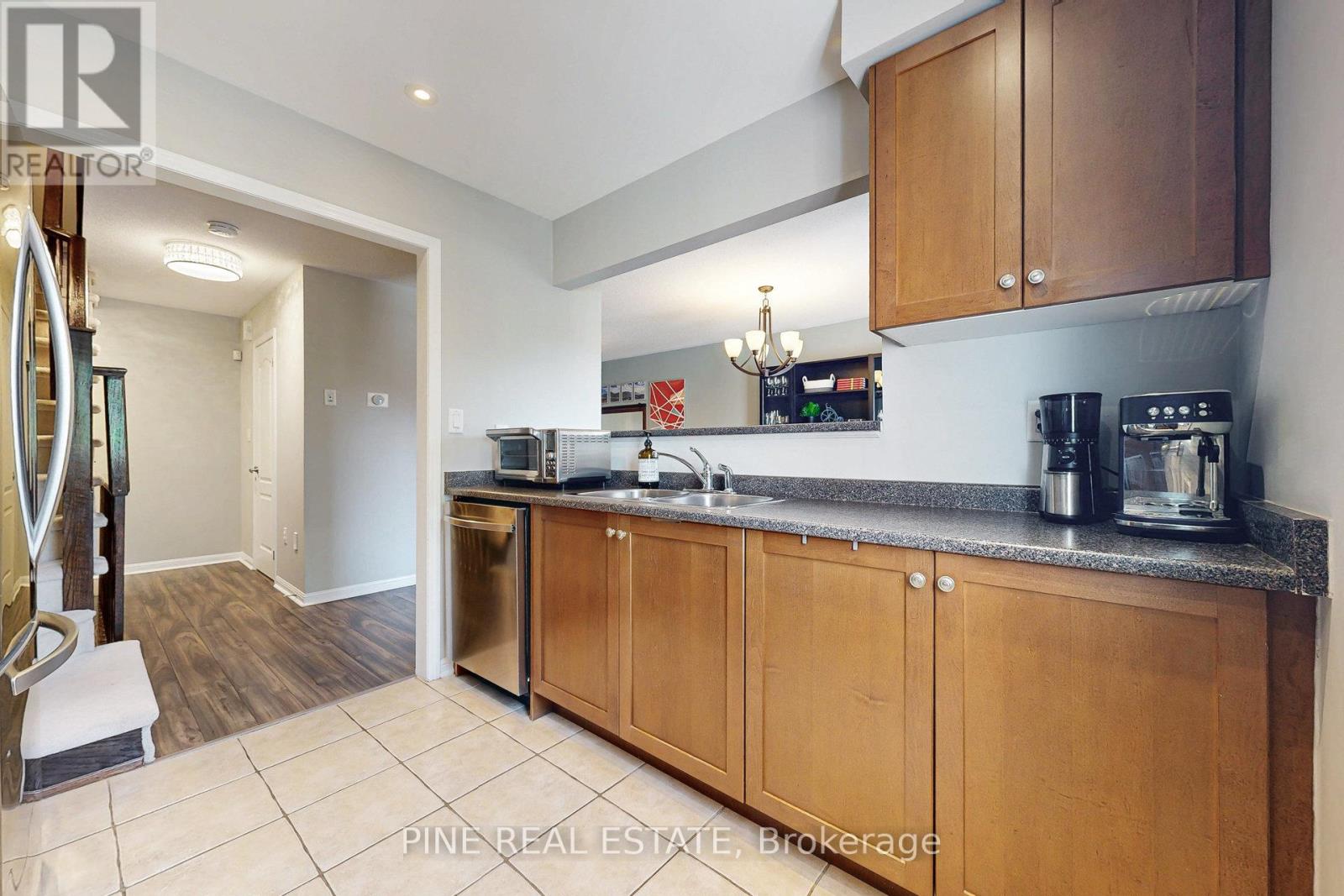 649 Speyer Circle, Milton, Ontario  L9T 0Y5 - Photo 13 - W12226144