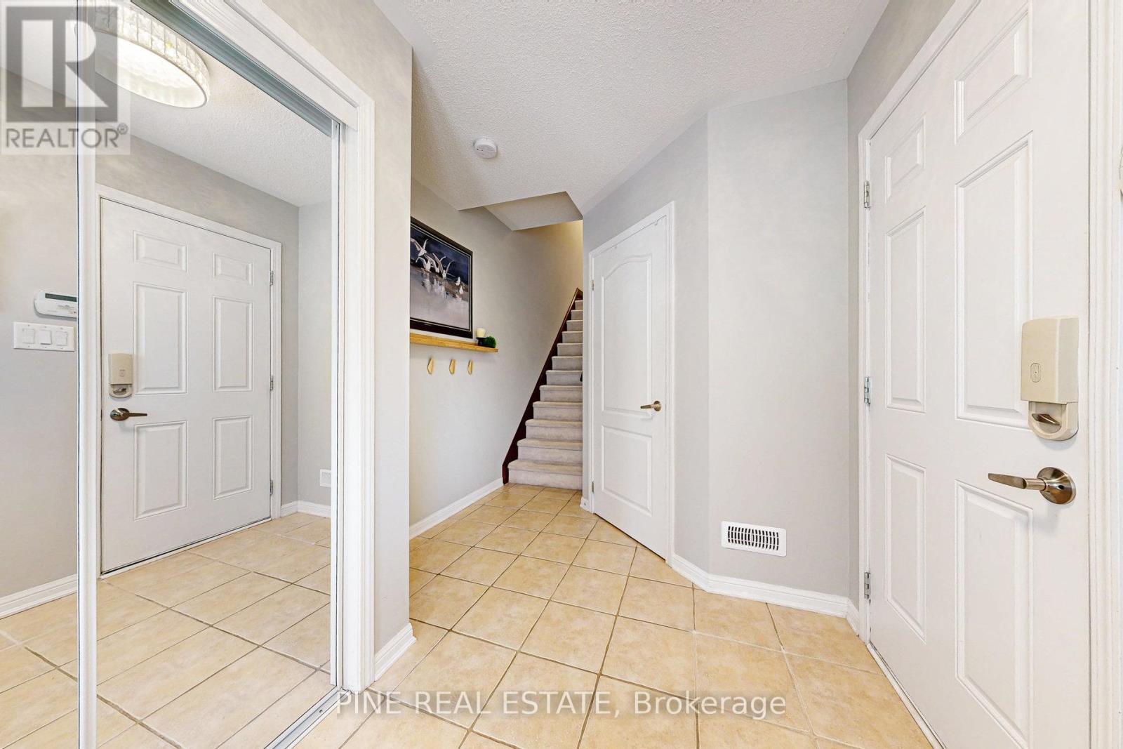 649 Speyer Circle, Milton, Ontario  L9T 0Y5 - Photo 7 - W12226144