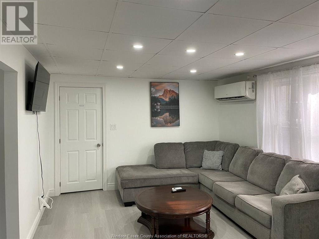 Property at 814 LANGLOIS image 3