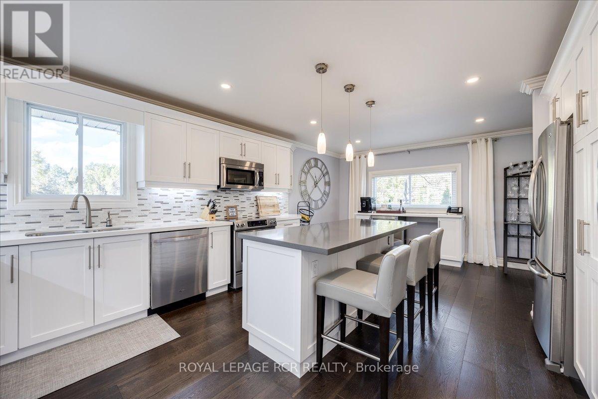 21324 Mccowan Road, East Gwillimbury, Ontario  L0G 1M0 - Photo 8 - N12225770