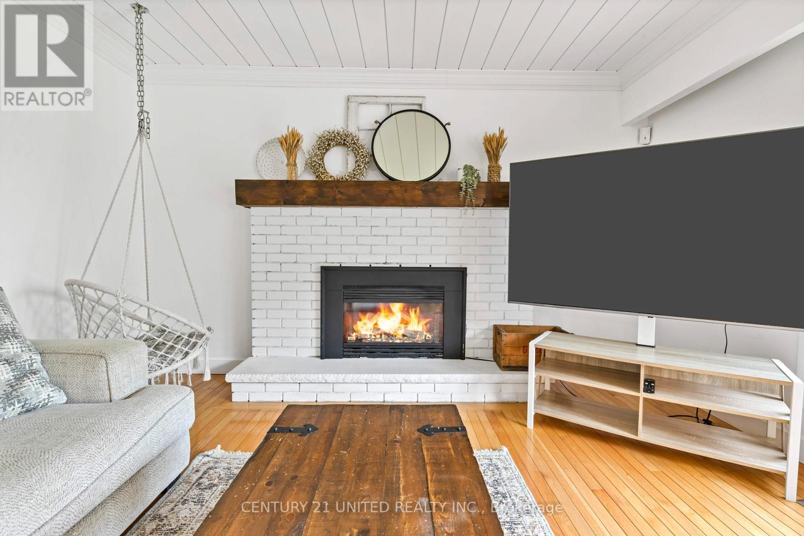 1749 Youngs Point Road, Selwyn, Ontario  K0L 2H0 - Photo 12 - X12226393