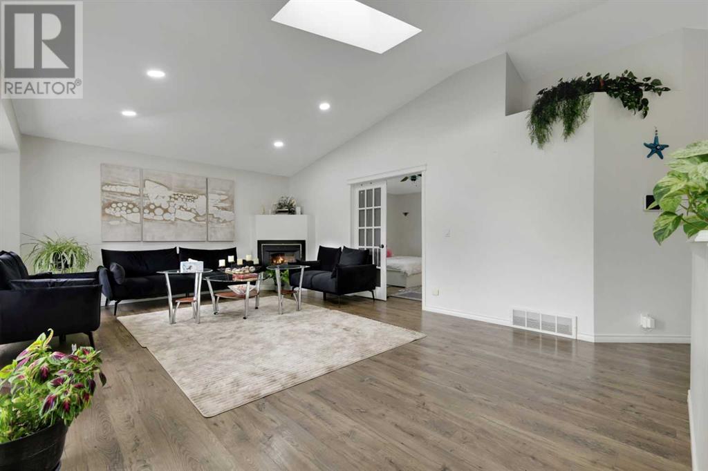 Property at 4716 Fordham Crescent SE image 3