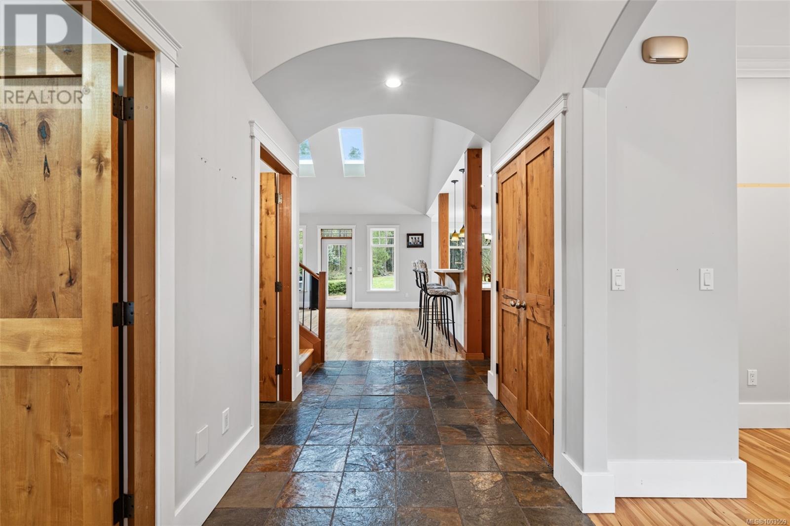 Property at 838 Rivers Edge Dr image 3
