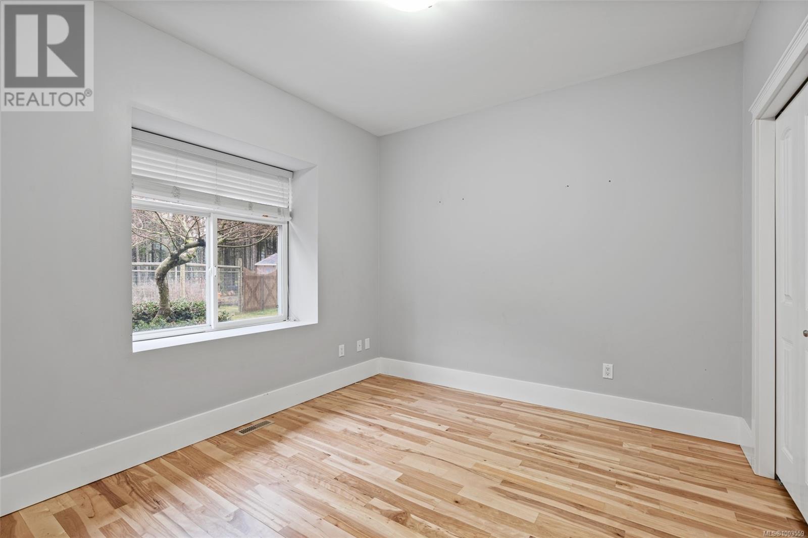 Property at 838 Rivers Edge Dr image 5