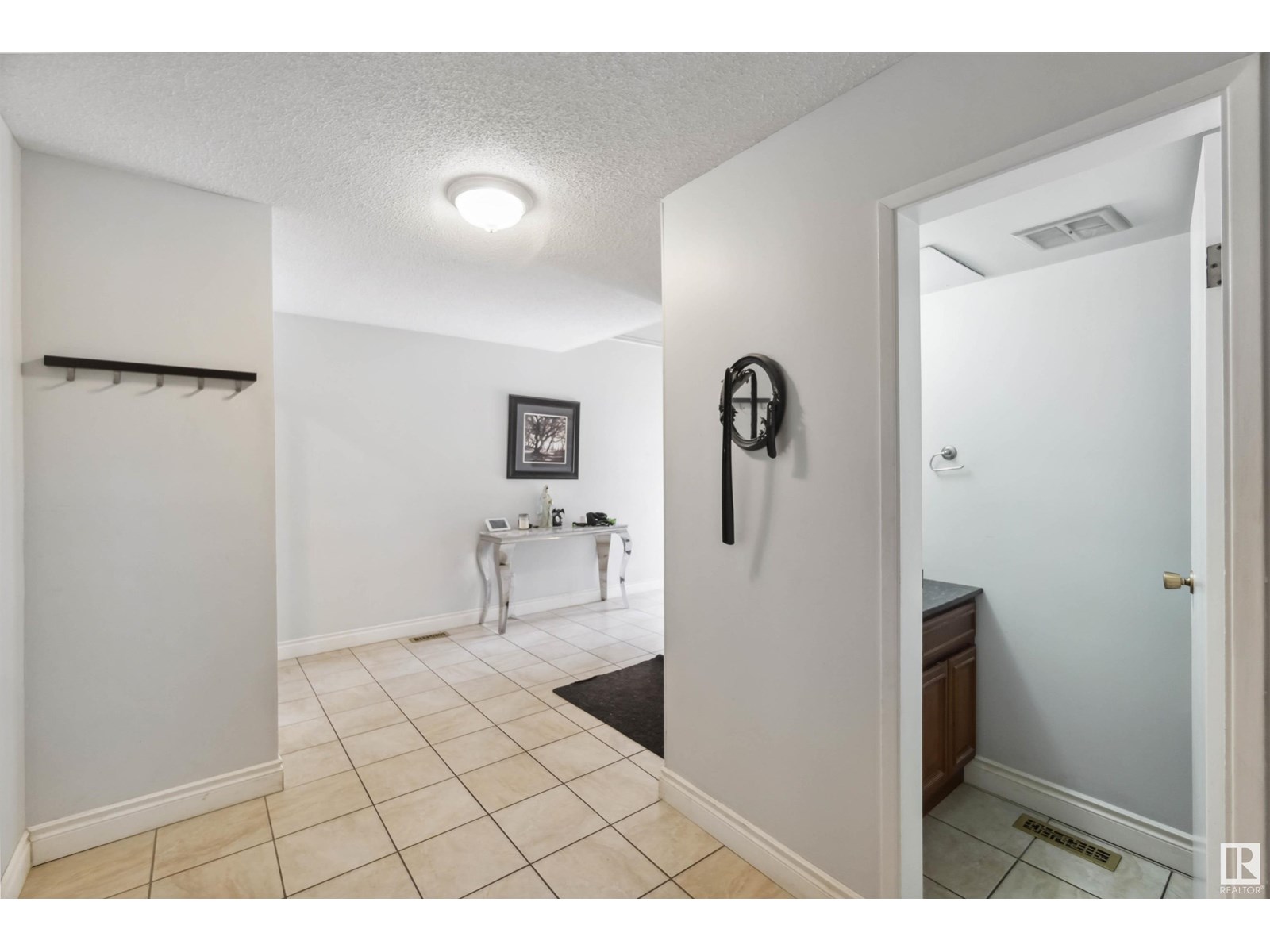 Property at 3054 108 ST NW image 2