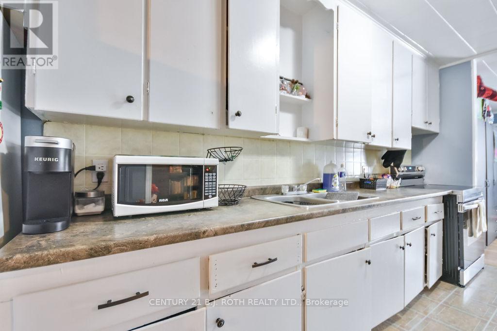 8 Summerset Place, Essa, Ontario  L3W 0G4 - Photo 15 - N11945884