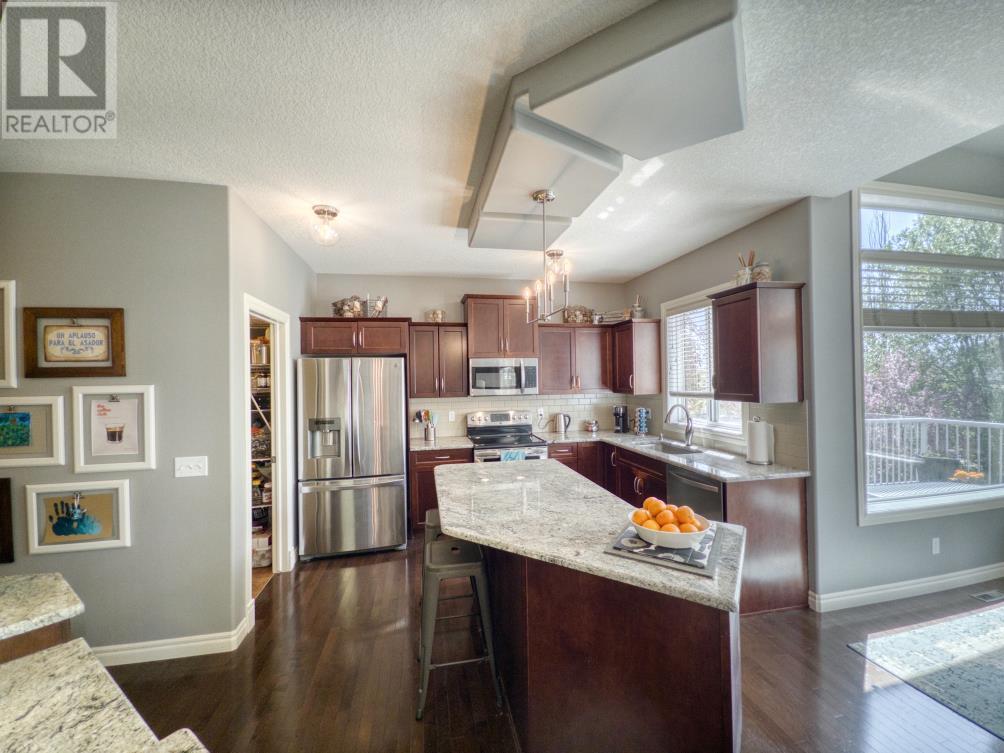 Property at 27 Tuscany Estates Drive NW image 4