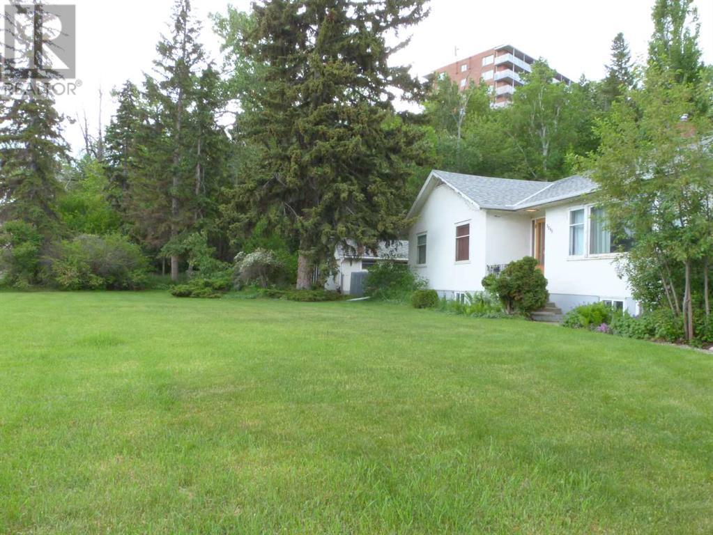 Property at 3205 4 Street SW image 2