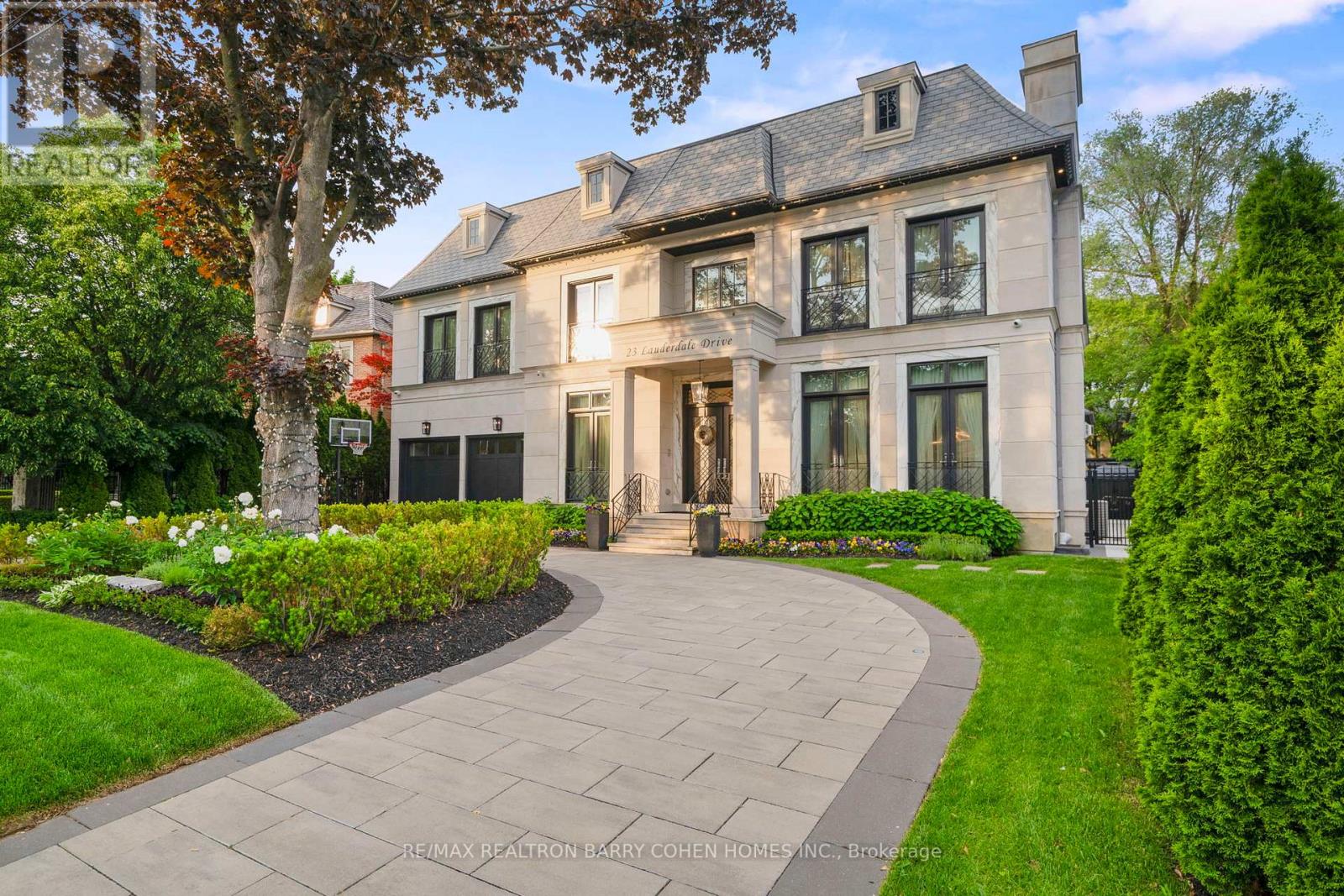 23 Lauderdale Drive, Toronto (St. Andrew-Windfields), Ontario  M2L 2A8 - Photo 1 - C12226288