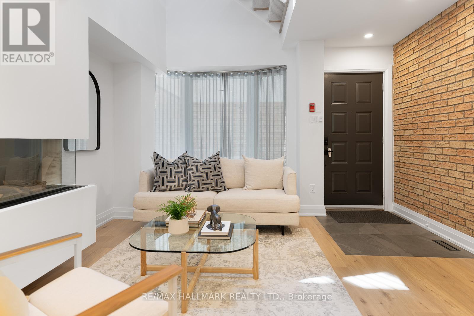 Property at 11 - 95 SUMMERHILL AVENUE image 4
