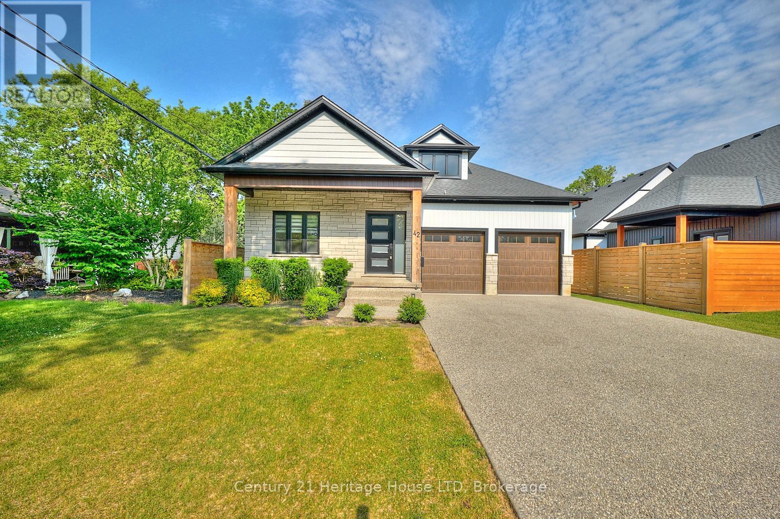 Property at 42 AQUADALE DRIVE image 2