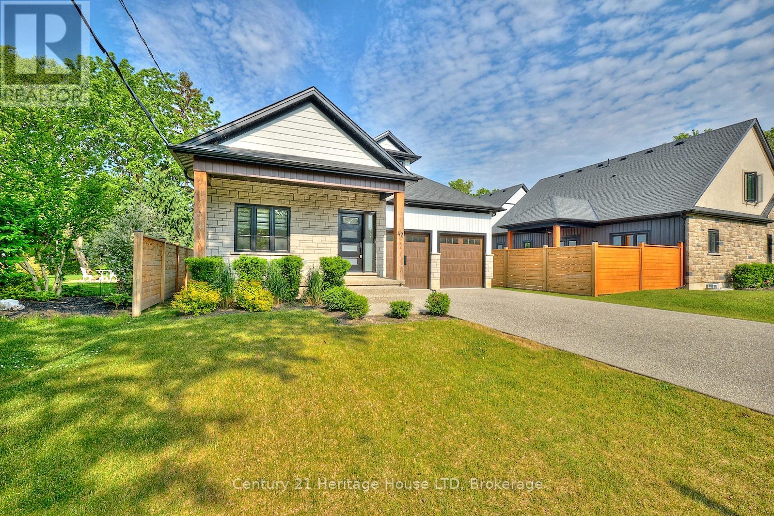 Property at 42 AQUADALE DRIVE image 3