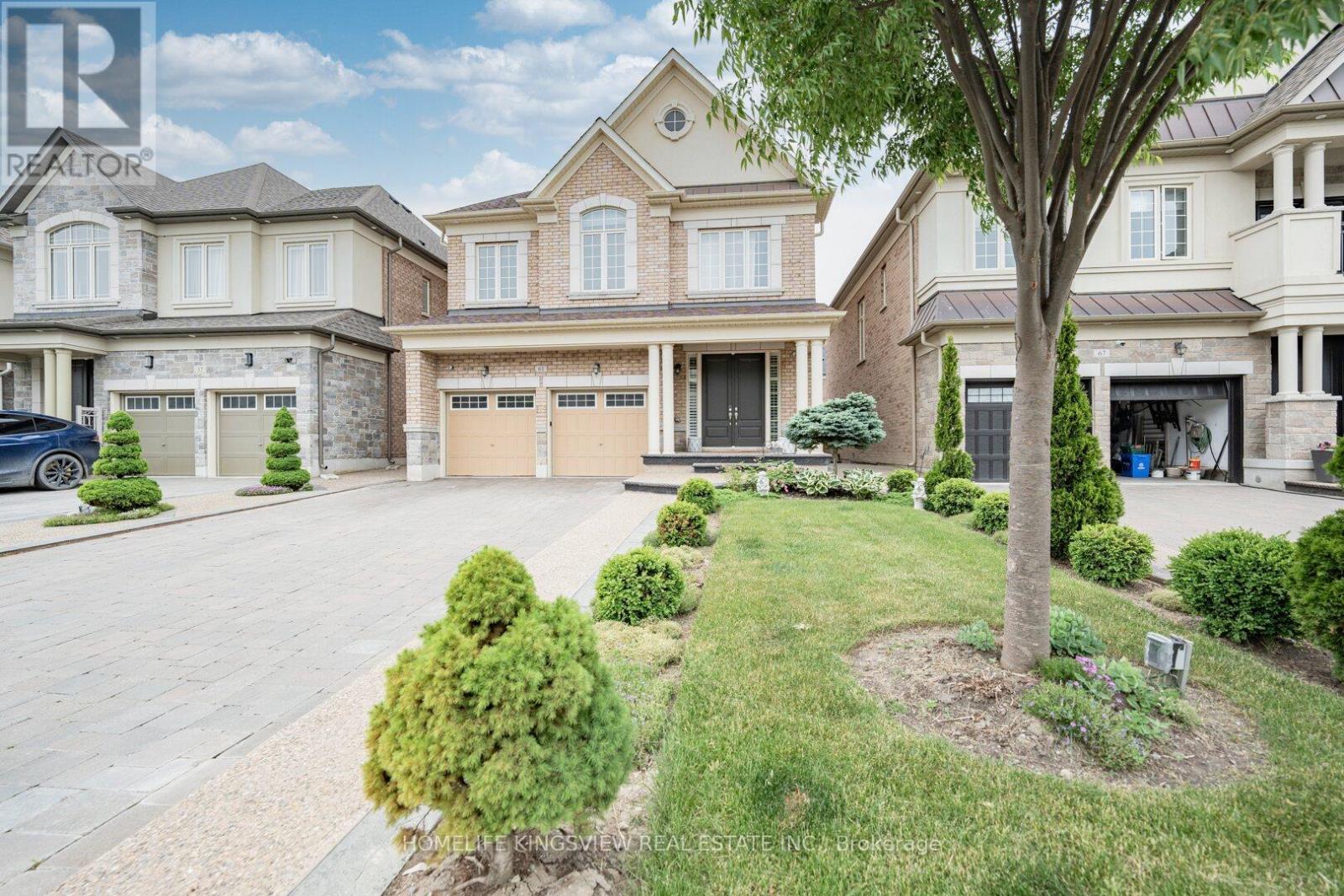 Property at 61 ROSS VENNARE CRESCENT image 3
