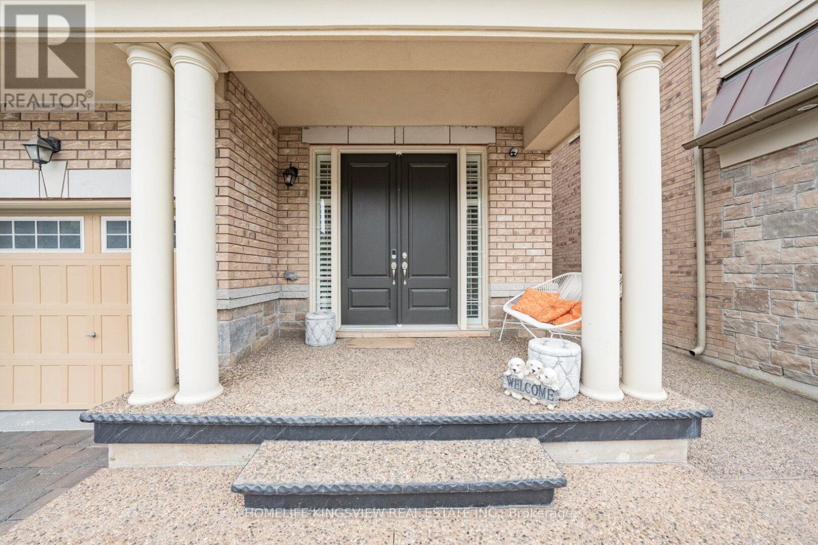 Property at 61 ROSS VENNARE CRESCENT image 4