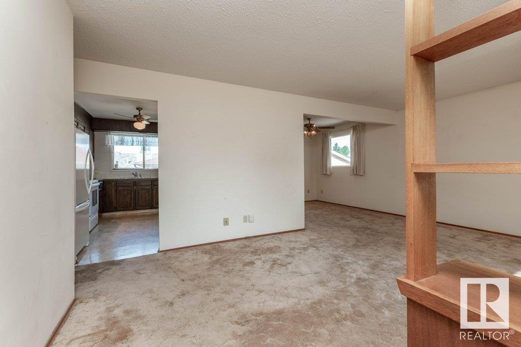 Property at 32 STARLING DR image 2