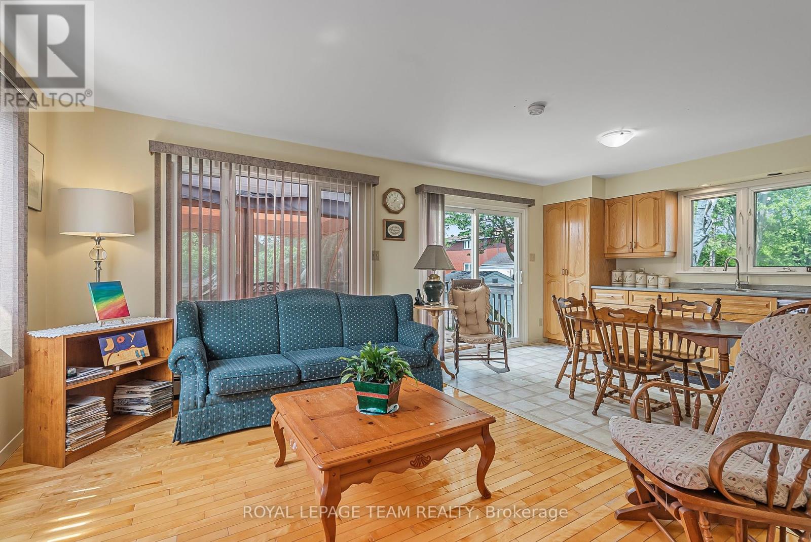 1166 Castle Hill Crescent, Ottawa, Ontario  K2C 2A8 - Photo 10 - X12226501