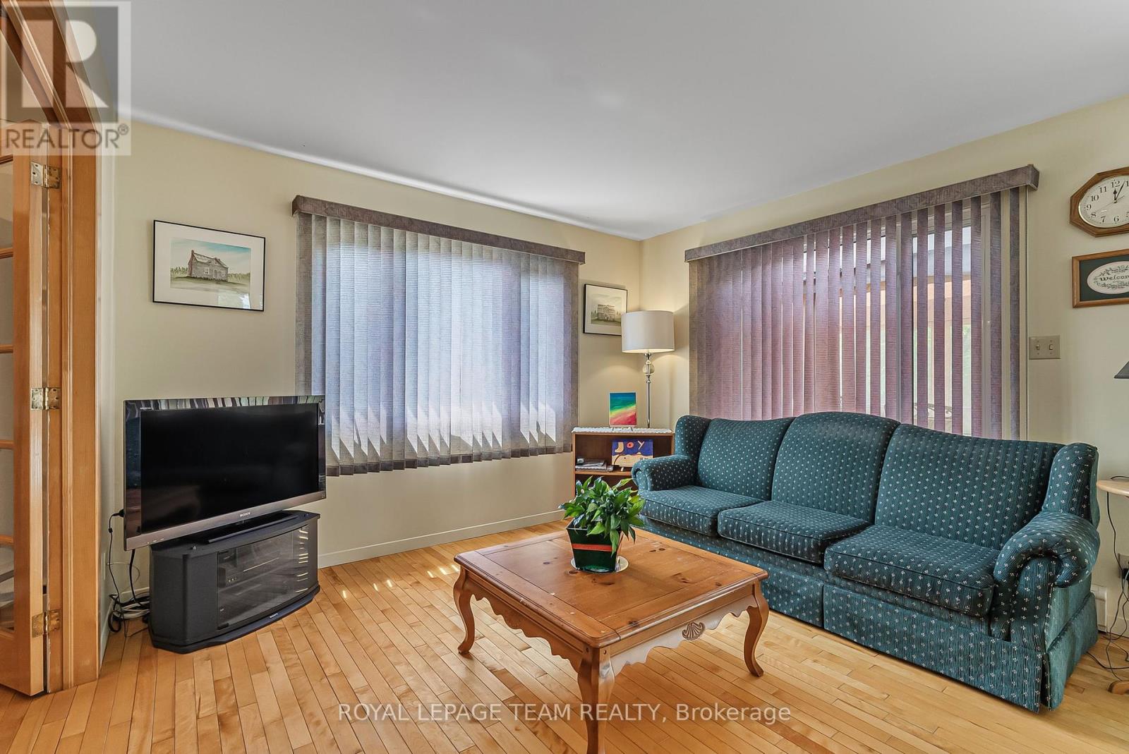 1166 Castle Hill Crescent, Ottawa, Ontario  K2C 2A8 - Photo 11 - X12226501