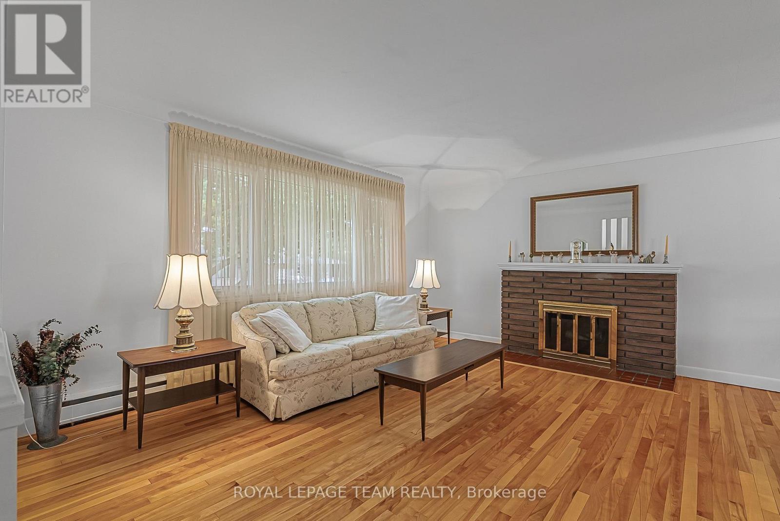 1166 Castle Hill Crescent, Ottawa, Ontario  K2C 2A8 - Photo 17 - X12226501