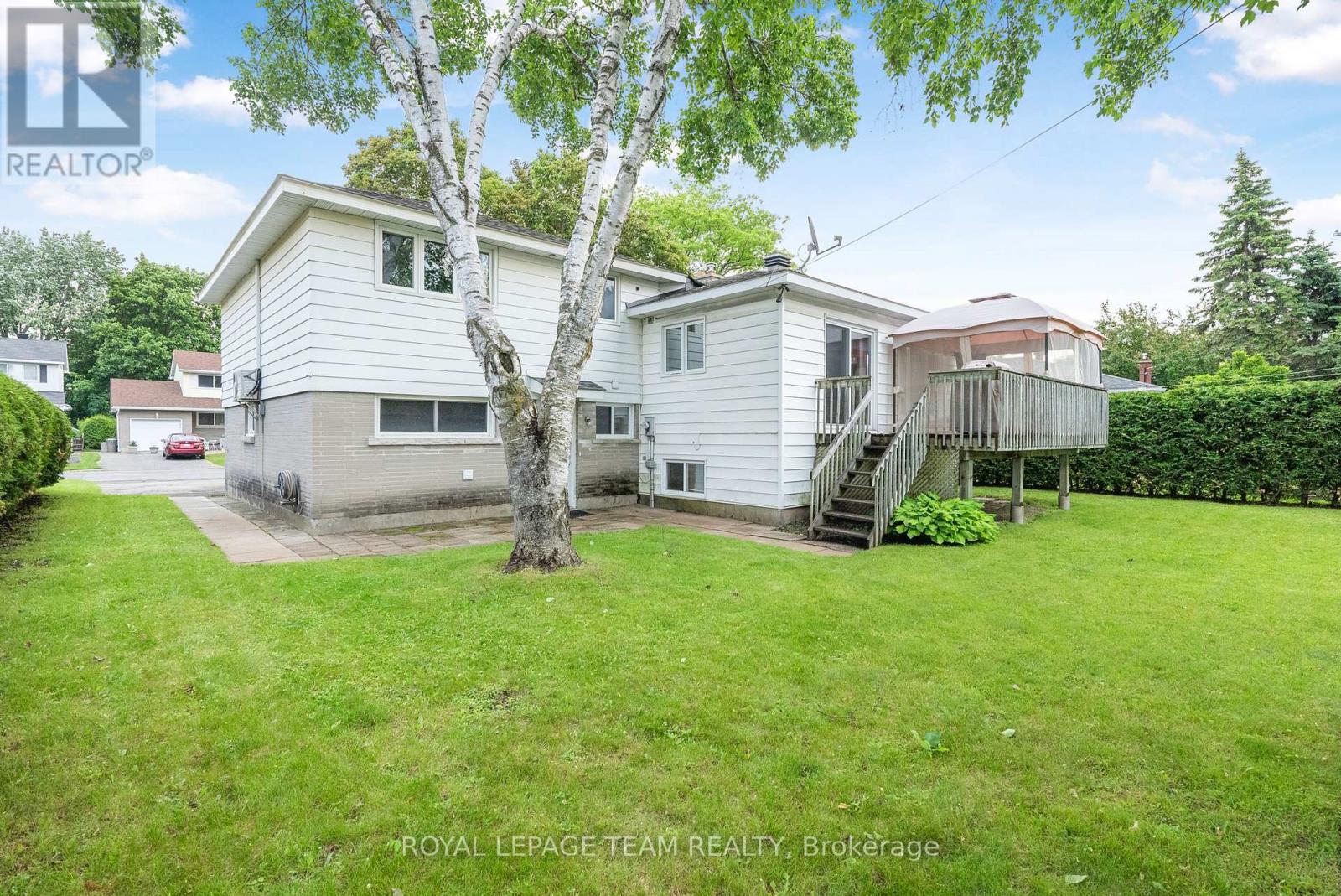 1166 Castle Hill Crescent, Ottawa, Ontario  K2C 2A8 - Photo 35 - X12226501