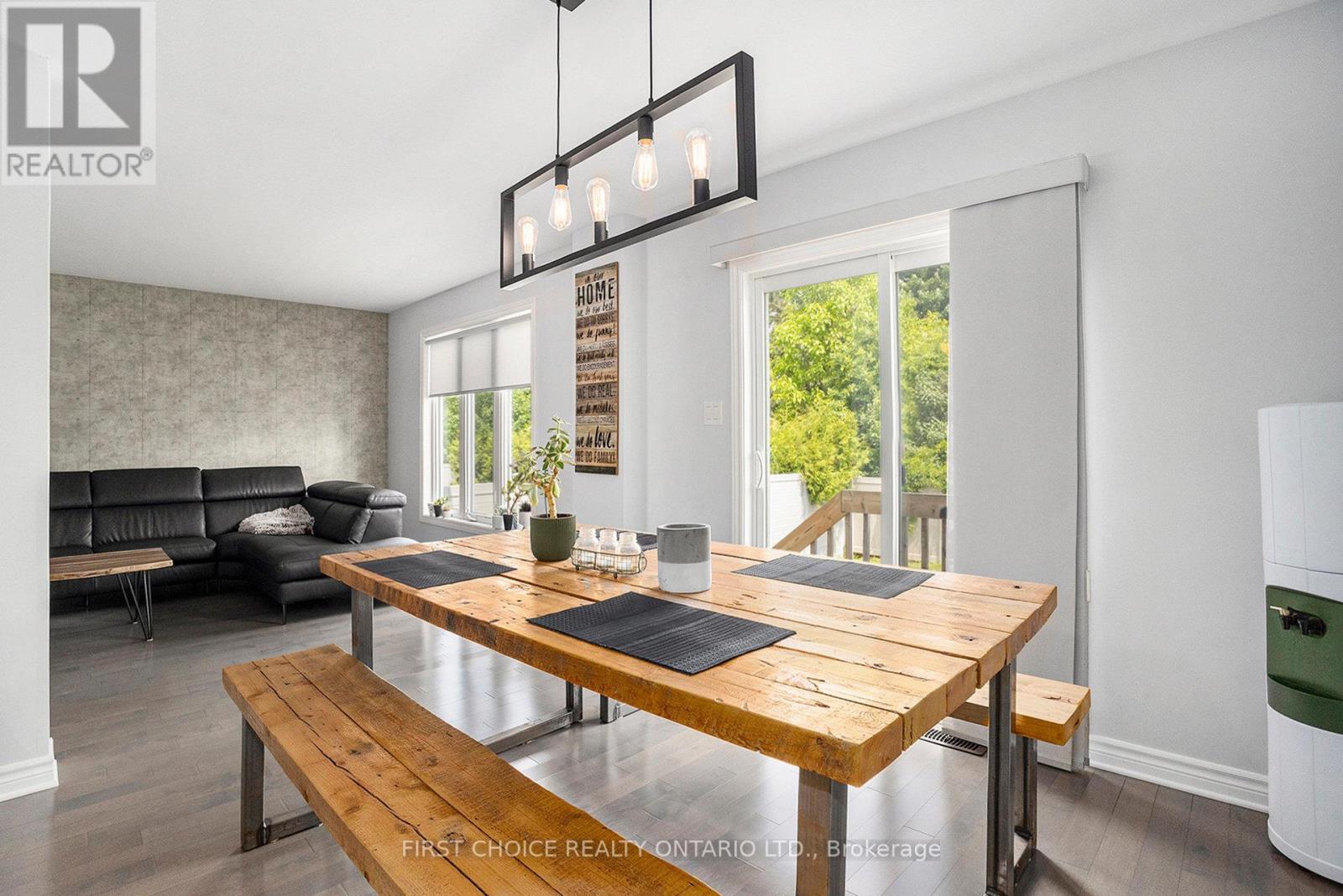 Property at 636 ROBERT STREET image 5