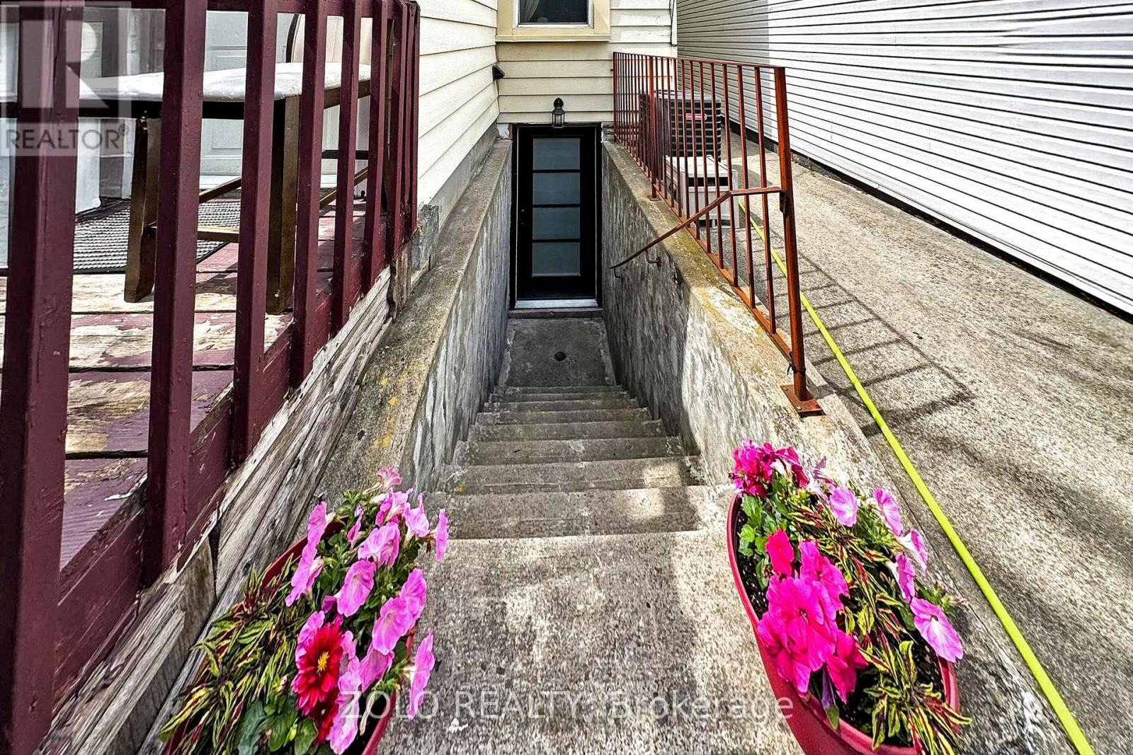 1083 Dupont Street, Toronto (Dovercourt-Wallace Emerson-Junction), Ontario  M6H 1Z9 - Photo 23 - W12226265