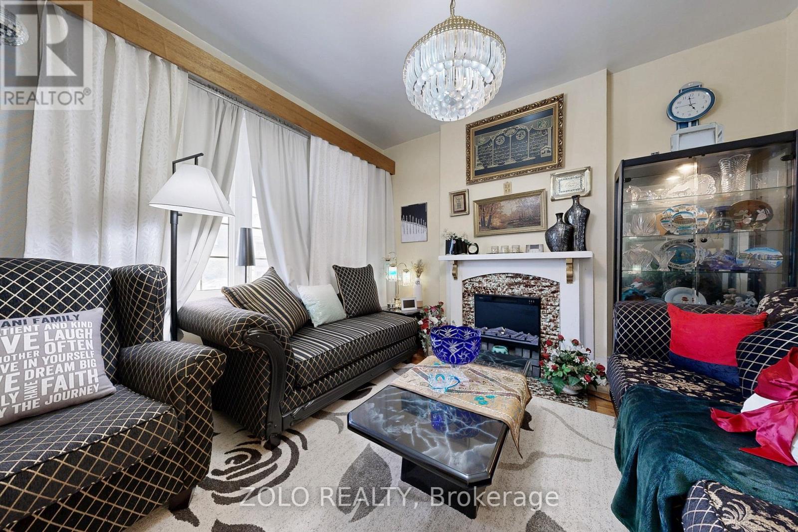 Property at 1083 DUPONT STREET image 3