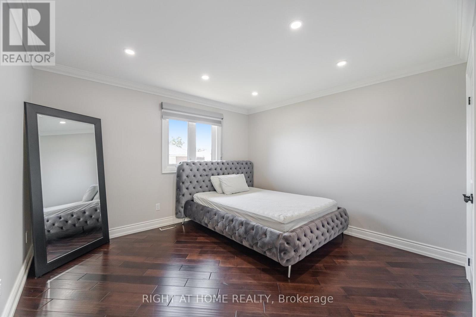 2579 Kenna Court, Mississauga (Sheridan), Ontario  L5K 2K4 - Photo 30 - W12226367