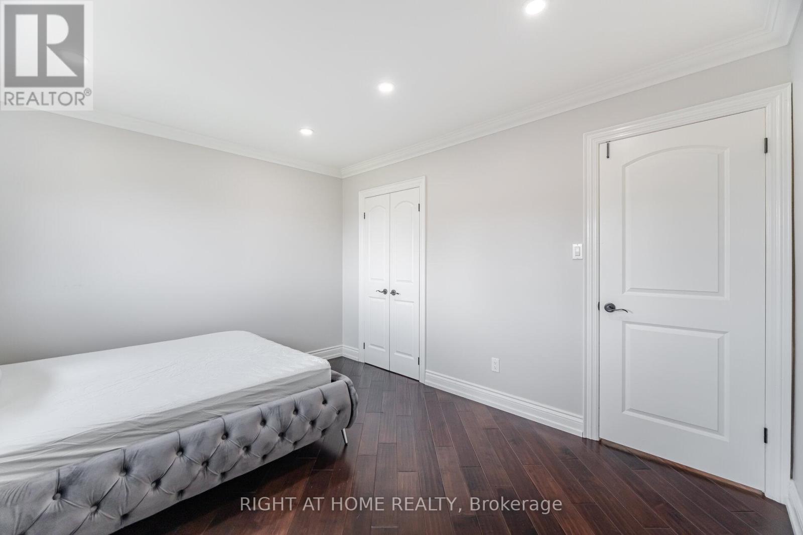 2579 Kenna Court, Mississauga (Sheridan), Ontario  L5K 2K4 - Photo 31 - W12226367
