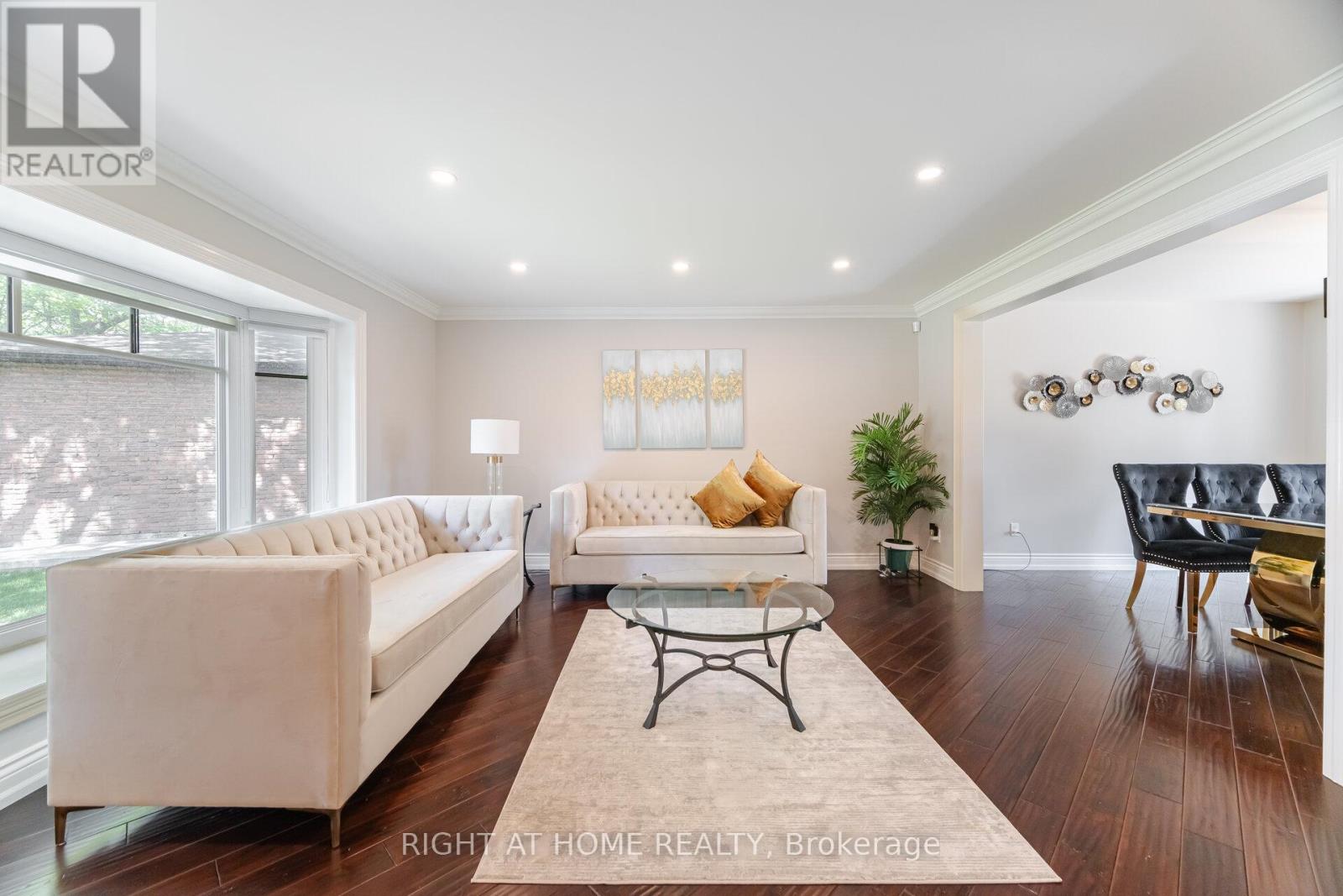 2579 Kenna Court, Mississauga (Sheridan), Ontario  L5K 2K4 - Photo 6 - W12226367