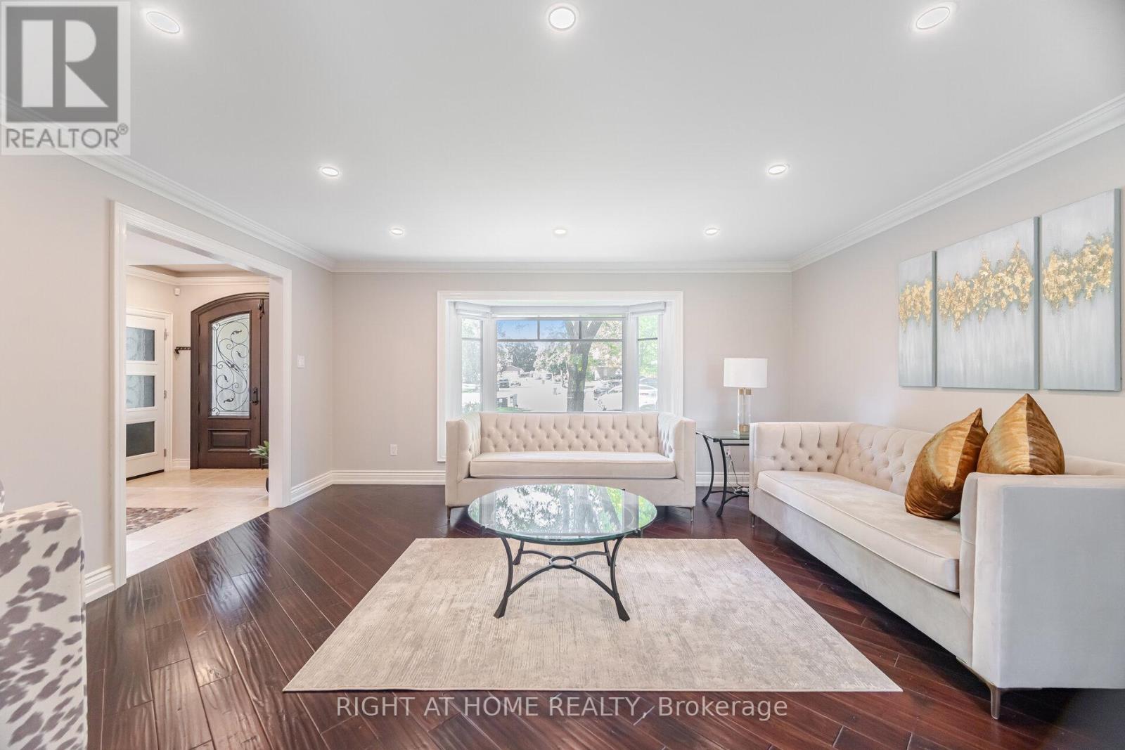 2579 Kenna Court, Mississauga (Sheridan), Ontario  L5K 2K4 - Photo 7 - W12226367