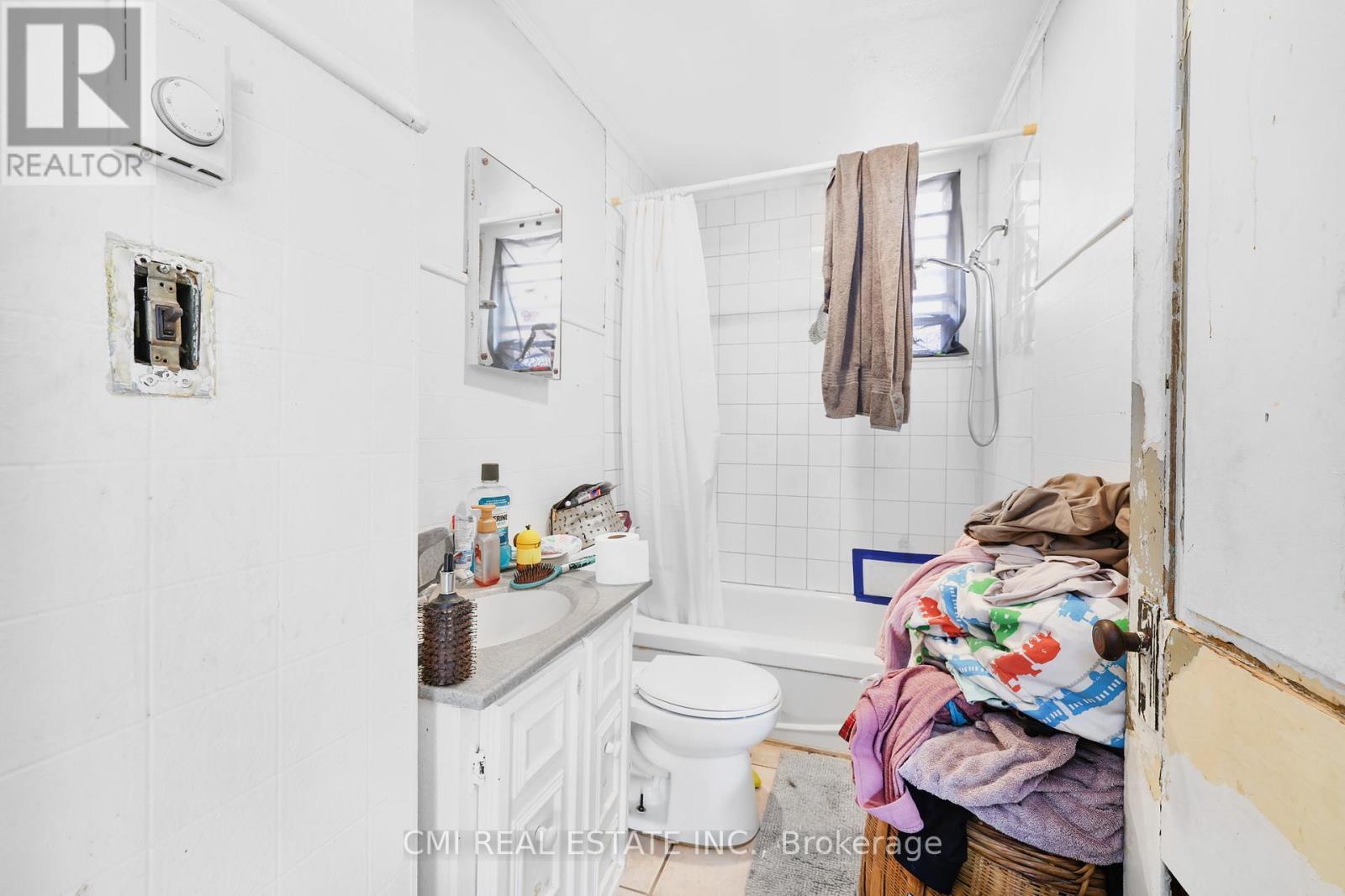 82 Marlborough Street, Brantford, Ontario  N3T 2S3 - Photo 34 - X12226377