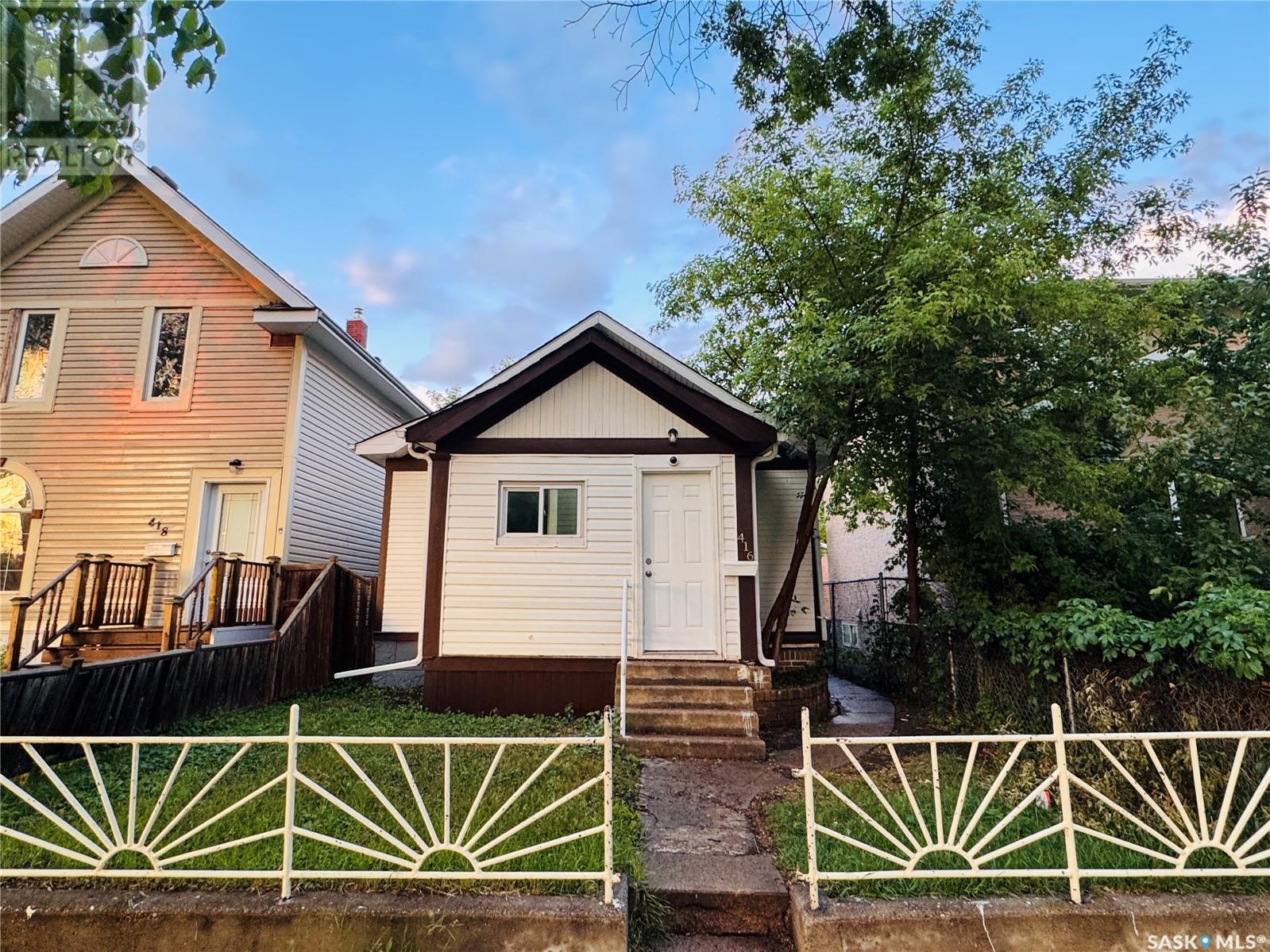 Property at 416 J AVENUE N image 1
