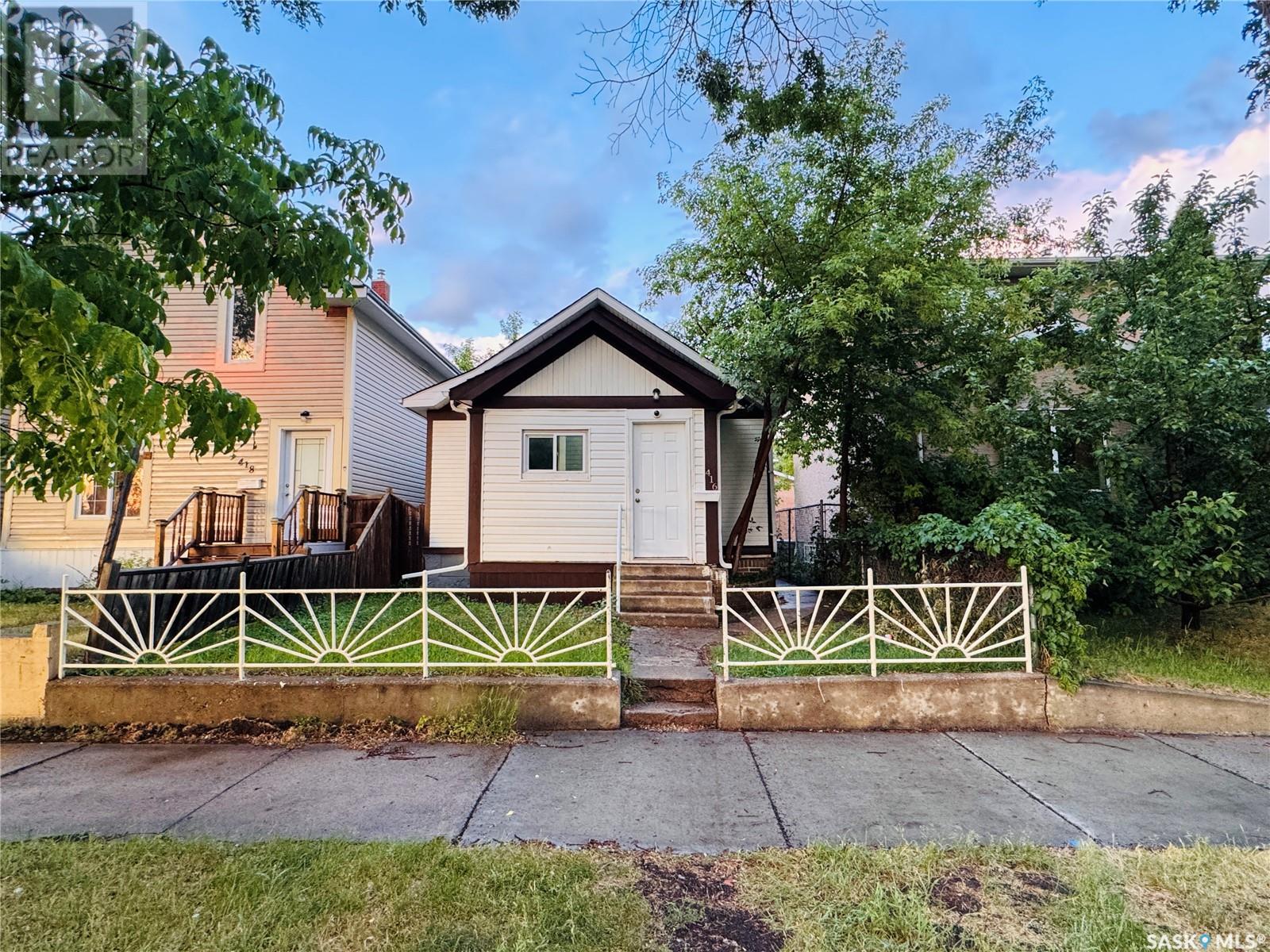 Property at 416 J AVENUE N image 3
