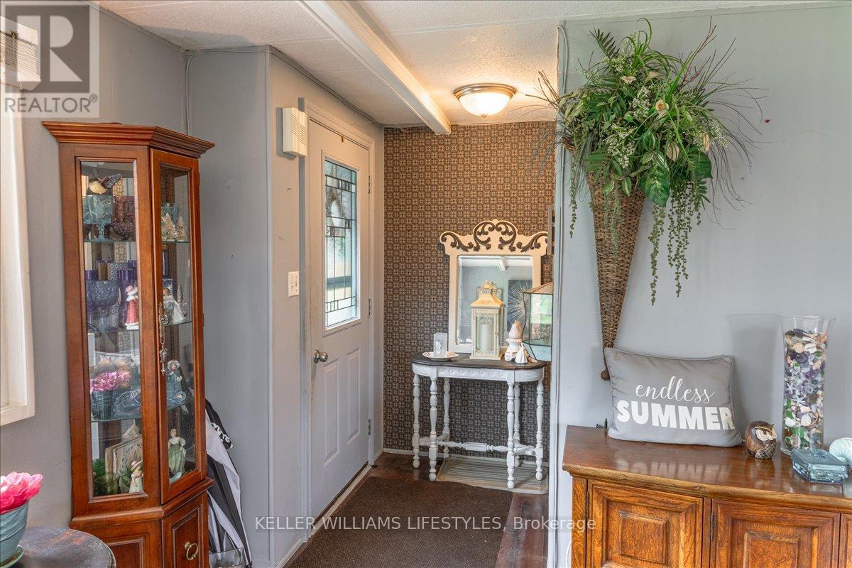 244 Southwind Court, South Huron, Ontario  N0M 1T0 - Photo 6 - X12112055