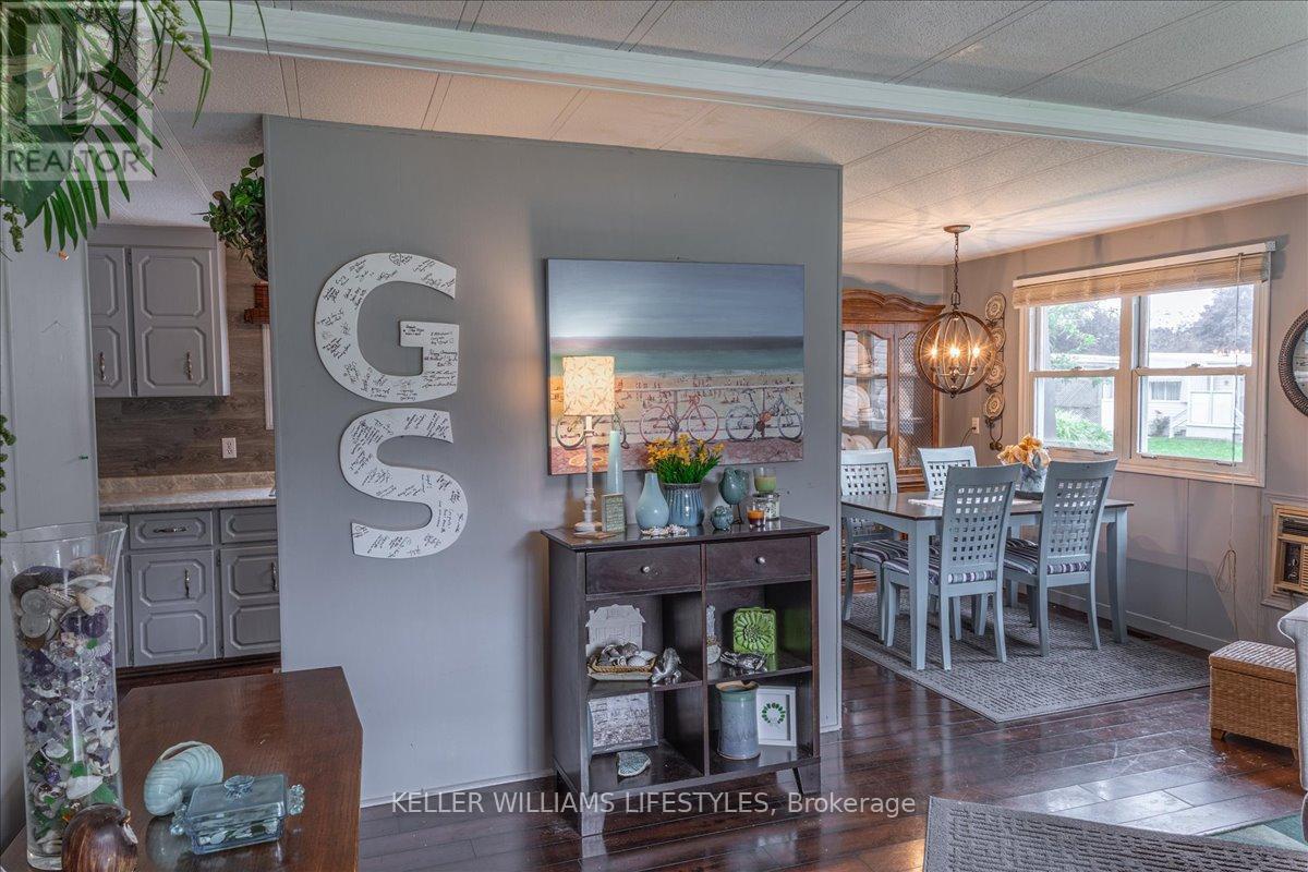 244 Southwind Court, South Huron, Ontario  N0M 1T0 - Photo 8 - X12112055